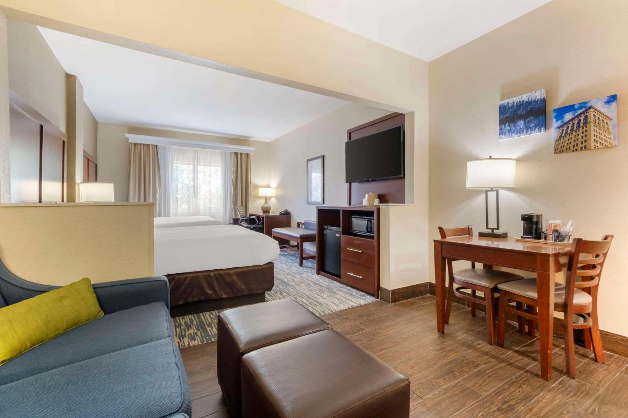 Comfort Suites Keeneland Lexington Exterior foto