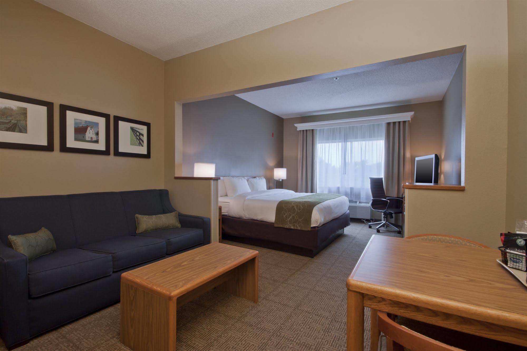Comfort Suites Keeneland Lexington Exterior foto